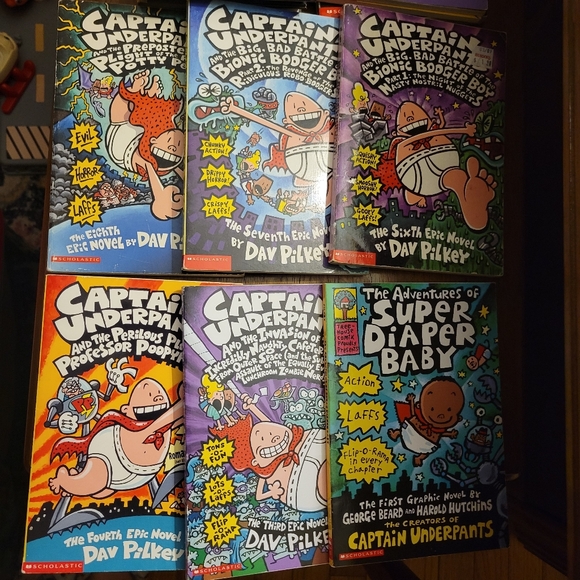 Dav Pilkey Captain Underpants Children's Book Set - Picture 3 of 3